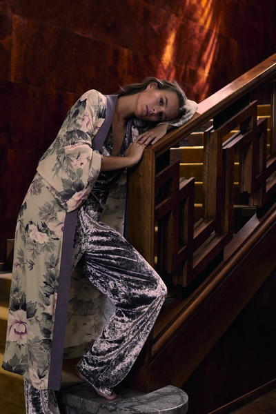 Oysho XMAS’16-Lingerie is the star of a collection based on details